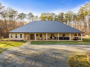 House, Private Bathroom (Pine and Vine) | Exterior