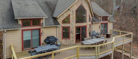House, Private Bathroom (Red White Wintergreen) | Exterior