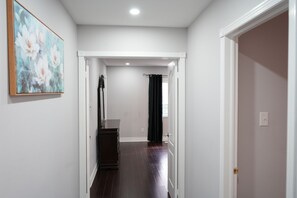 Interior - Grand 6BR Home | Designed for Families & Large Groups (Brampton)