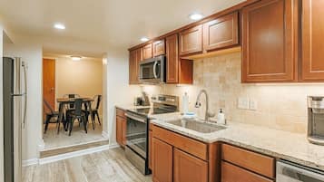Apartemen, kamar mandi pribadi (Staunton Underground) | Dapur bersama