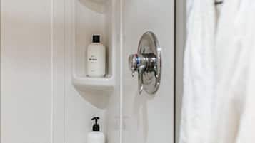 Apartment, Private Bathroom (Staunton Underground) | Bathroom