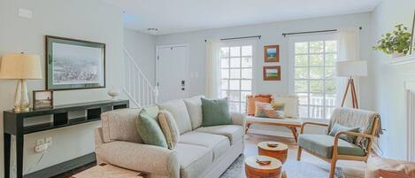 House, Private Bathroom (Stuart Cottage) | Lounge