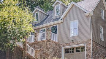 House, Private Bathroom (Stuart Cottage) | Exterior