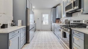 Unclassified image, 5 of 33, button - Historic Savannah Nest with Private Parking & Pet friendly (Savannah)