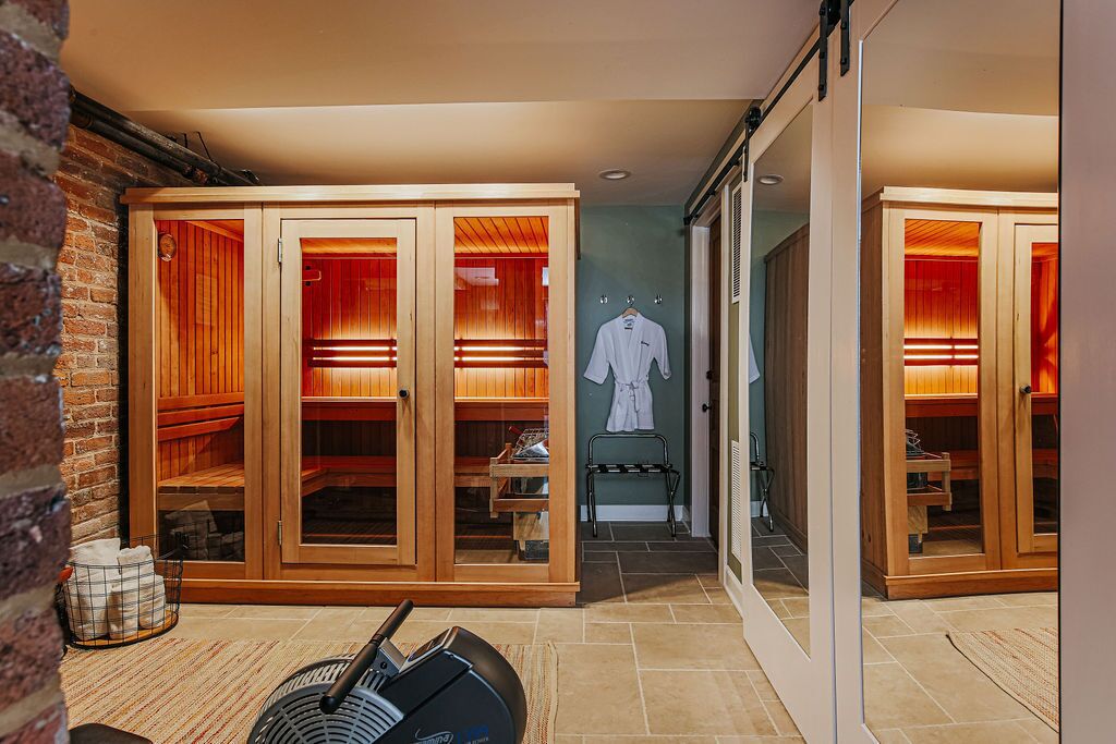Apartment, Private Bathroom (The Hideaway Suite ) | Interior