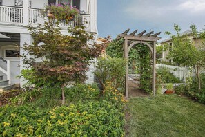 Apartment, Private Bathroom (The Hideaway Suite ) | Exterior - The Hideaway Suite (Staunton)