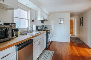 Casa, bagno privato (The Hunker Down) | Cucina condivisa