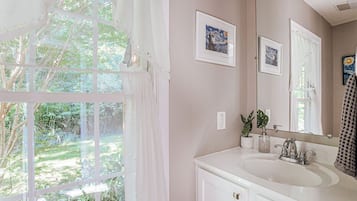 Ferienhütte, eigenes Bad (The Pond Cabin) | Badezimmer