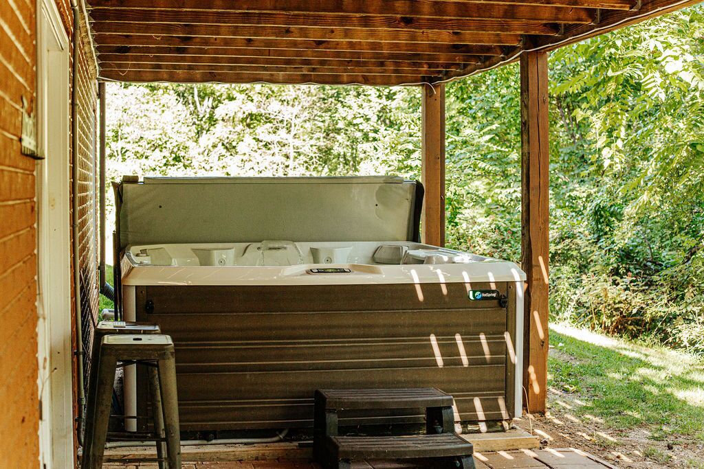 Ferienhütte, eigenes Bad (The Pond Cabin) | Außen-Whirlpool