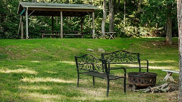 Cabin, Private Bathroom (The Pond Cabin) | Exterior
