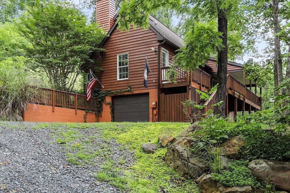 The Pond Cabin