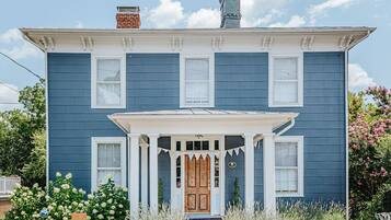House, Private Bathroom (The Woodward) | Exterior