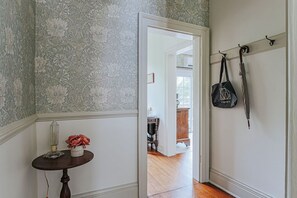 House, Private Bathroom (The Woodward) | Bahagian dalam