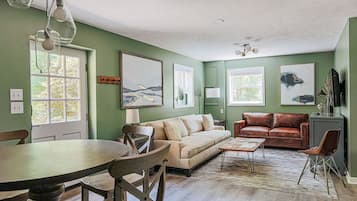 Huis, privébadkamer (Tucked Inn: Lower Unit) | Lounge