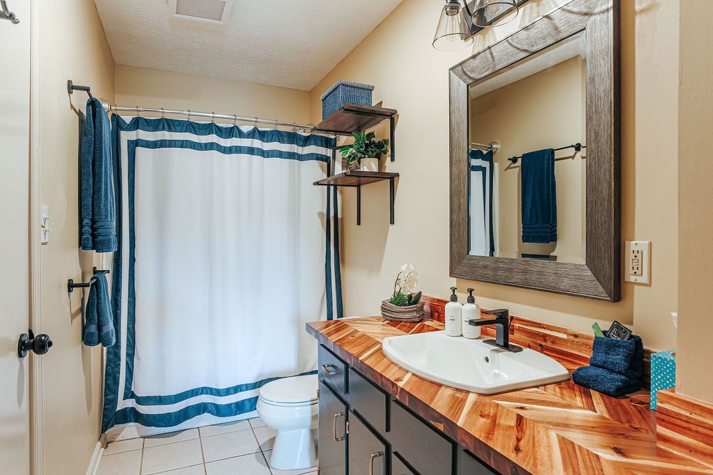 Hus, privat bad (Tucked Inn: Upper Unit) | Bad