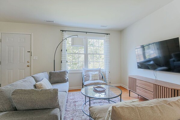 House, Private Bathroom (Westerly Haven A) | Lounge - Westerly Haven A (Charlottesville)