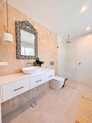 Bathroom - Olive at Avalon Beach Pet Friendly. (Avalon Beach)