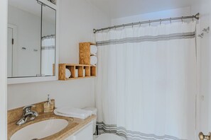 House, Private Bathroom (Westerly Haven B) | Bathroom - Westerly Haven B (Charlottesville)