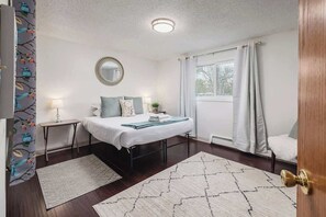Room - Creekside Stay | Clean & Cozy 2BR Near Airport (Anchorage)
