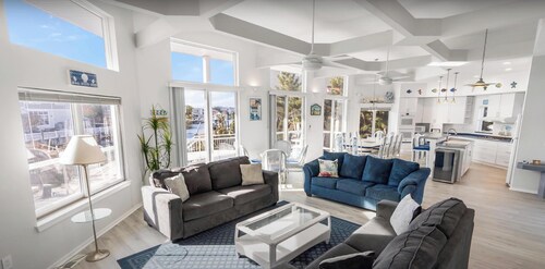 Fabulous 6-bedroom house with Pool in Loveladies LBI