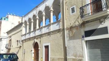 Esterni