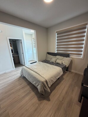 1 bedroom, WiFi - Cozy 1-bedroom studio in charming Calgary with AC (Calgary)