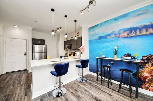 Santorini - 2BR/2Bath/NRG/Med Center/Pool/Gym/Sleeps 6