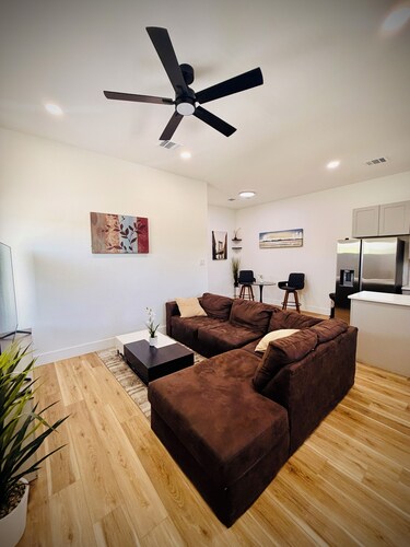 Charming 3-bedroom apartment with AC in vibrant Houston