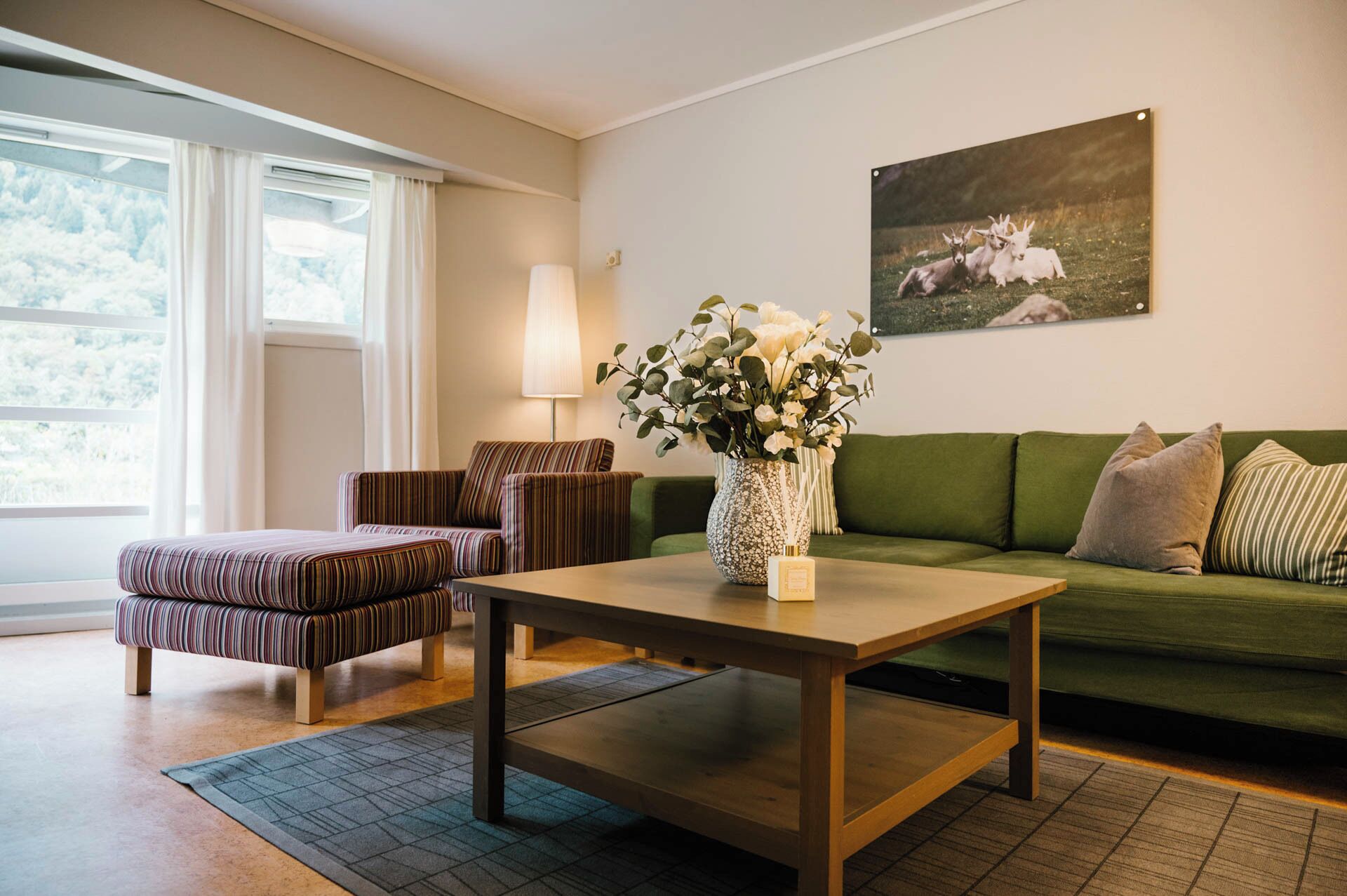 Leilighet, elveutsikt | Oppholdsområde | Leker