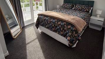 Iron/ironing board, free WiFi, bed sheets