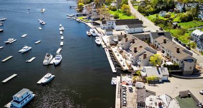 Bay View on Camden Harbor condo 2BR, 2 baths, AC, fireplace