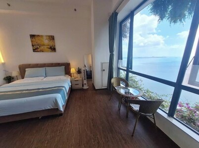 Sea view Cozy 1-bedroom condo in enchanting Gelang Ptah with AC 迷人振林山的海景公寓