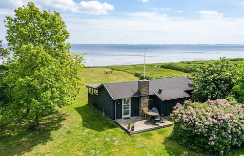 Gorgeous home in Oure with WiFi
