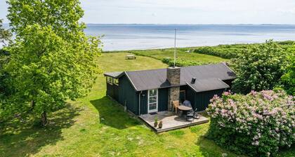 Gorgeous home in Oure with WiFi