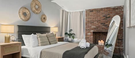 Iron/ironing board, WiFi, bed sheets