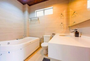 Free toiletries, hair dryer, slippers, towels - 20pax Bali Villa with Karaoke & BBQ Area (Ampang)