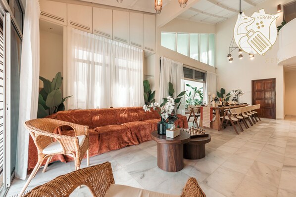 Villa | Living room - 20pax Bali Villa with Karaoke & BBQ Area (Ampang)
