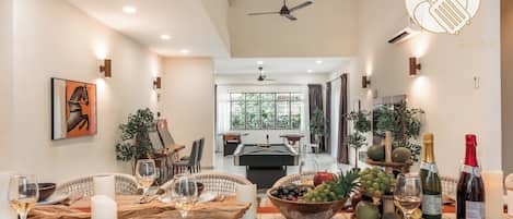 Villa | Dining room