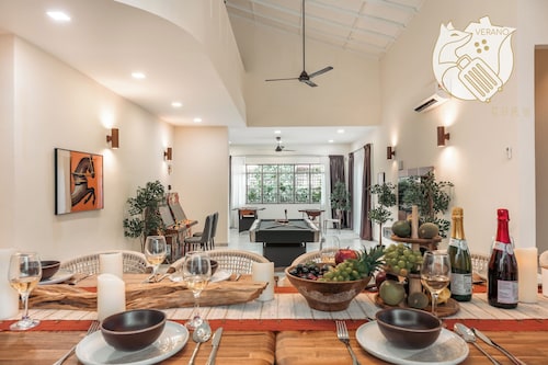 20pax Bali Villa with Karaoke & BBQ Area