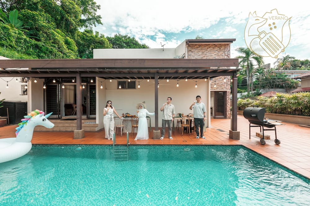 20pax Bali Villa with Karaoke & BBQ Area