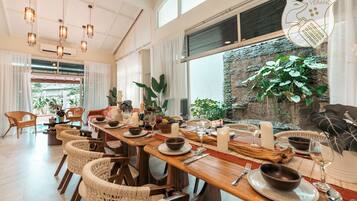Villa | Dining room