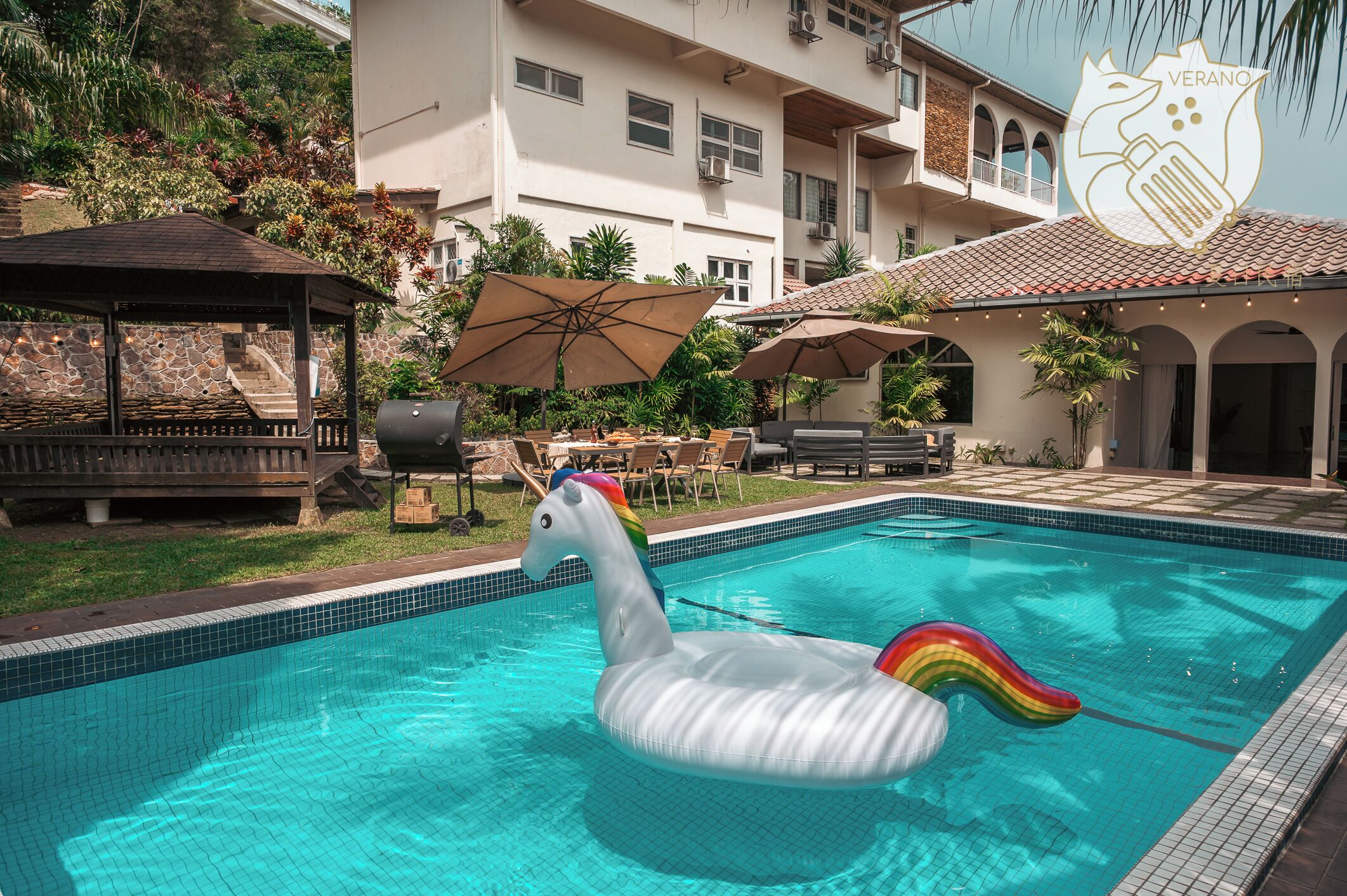 Piscine extérieure