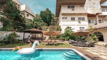 Kolam renang terbuka