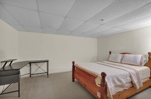 7 bedrooms, WiFi, bed sheets - Luxury Priv Resort Retreat, 5 Aces, Near Maple Grove Raceway & Lancaster (Mohnton)
