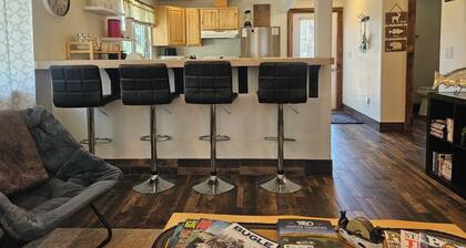 2-bedroom fully stocked home near Fort Spokane boat launch, park, and beach.