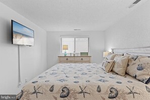2 bedrooms, iron/ironing board, WiFi - Sun, Sand, & Serenity: Beautiful 2 Bed, 2 Bath Ocean Block in North Ocean City (Ocean City)
