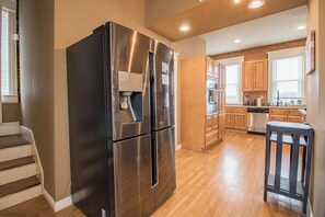 Private kitchen - 3 Story Home with Penthouse Suite (Kansas City)