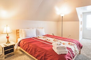 Iron/ironing board, WiFi, bed sheets - 3 Story Home with Penthouse Suite (Kansas City)