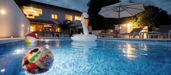 Pool House Ivana Private Pool & Garden, Pridraga, Croatia