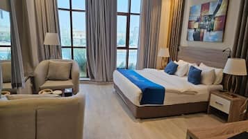 In-room safe, soundproofing, iron/ironing board, free WiFi